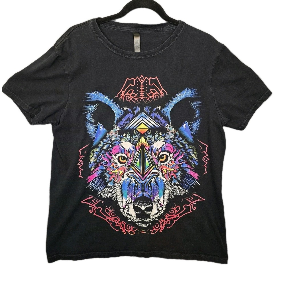 Aztec Geometric Neon Wolf Face Black Graphic T-shirt Adult Size L 100%‎ Cotton